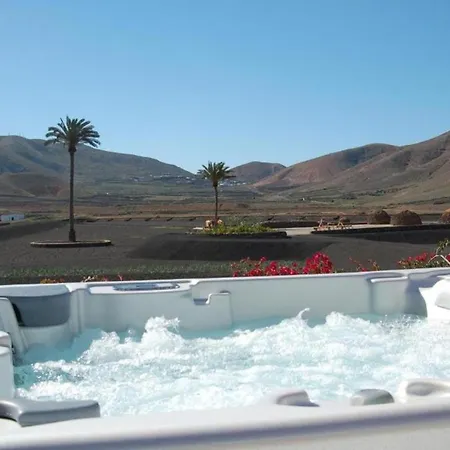 Doble Clasica Con Desayuno, Wifi Y Hermosa Piscina En Yaiza Apartmán Yaiza (Lanzarote)