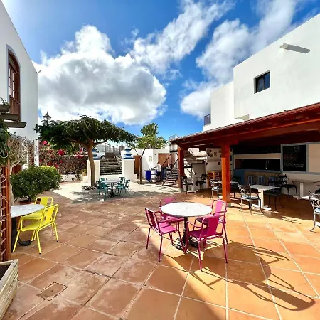 Doble Clasica Con Desayuno, Wifi Y Hermosa Piscina En Yaiza