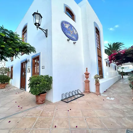 Doble Clasica Con Desayuno, Wifi Y Hermosa Piscina En Yaiza