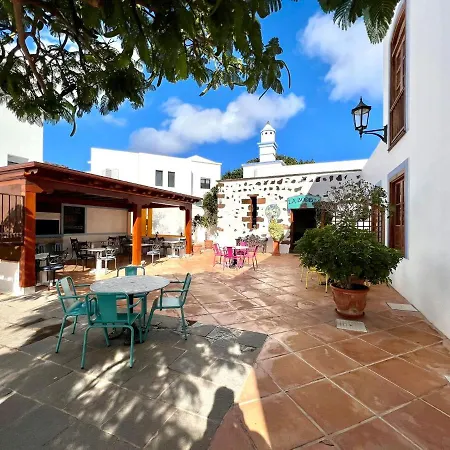 Doble Clasica Con Desayuno, Wifi Y Hermosa Piscina En Yaiza 아파트 야이자