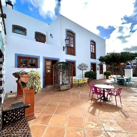 Doble Clasica Con Desayuno, Wifi Y Hermosa Piscina En Yaiza *