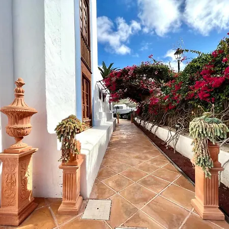 Doble Clasica Con Desayuno, Wifi Y Hermosa Piscina En Yaiza *