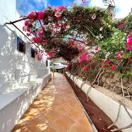 Doble Clasica Con Desayuno, Wifi Y Hermosa Piscina En Yaiza Apartament *