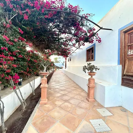 Doble Clasica Con Desayuno, Wifi Y Hermosa Piscina En Yaiza Apartament