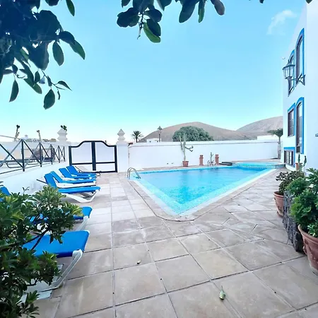 Doble Clasica Con Desayuno, Wifi Y Hermosa Piscina En Yaiza
